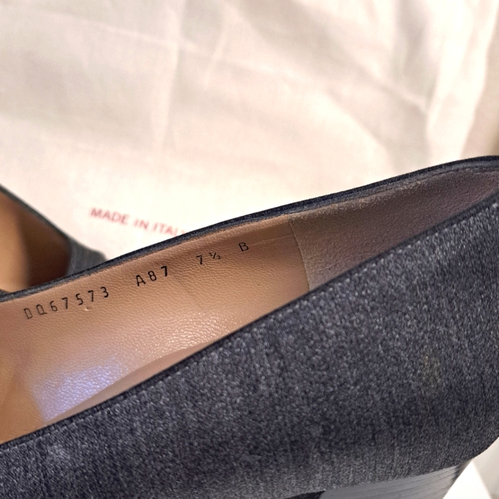 SALVATORE FERRAGAMO Grey Pumps Heels Size 7.5 - Picture 3 of 8